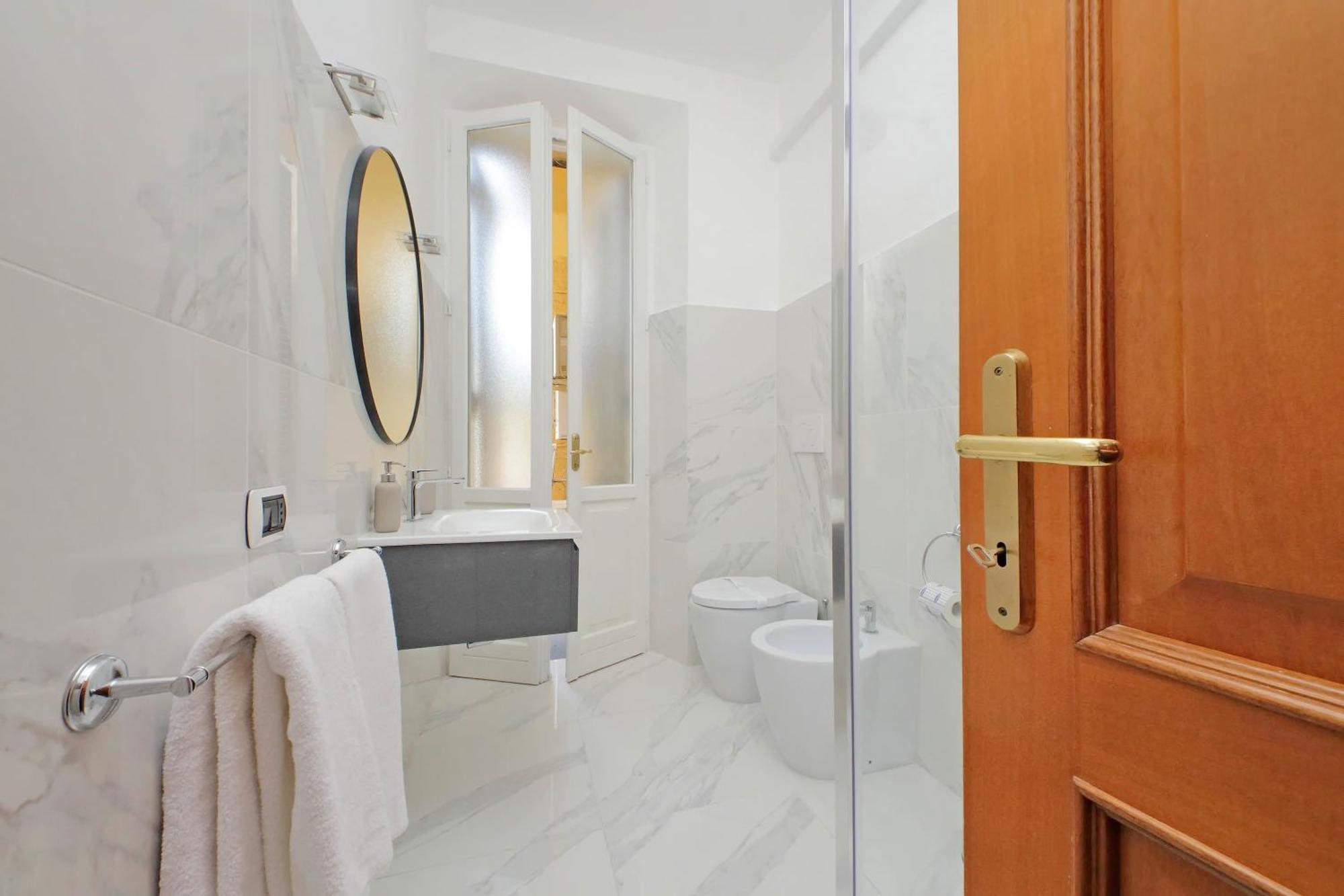Ych-Comfortable 2 Bedrooms Flat Near Colosseum Roma Exterior foto