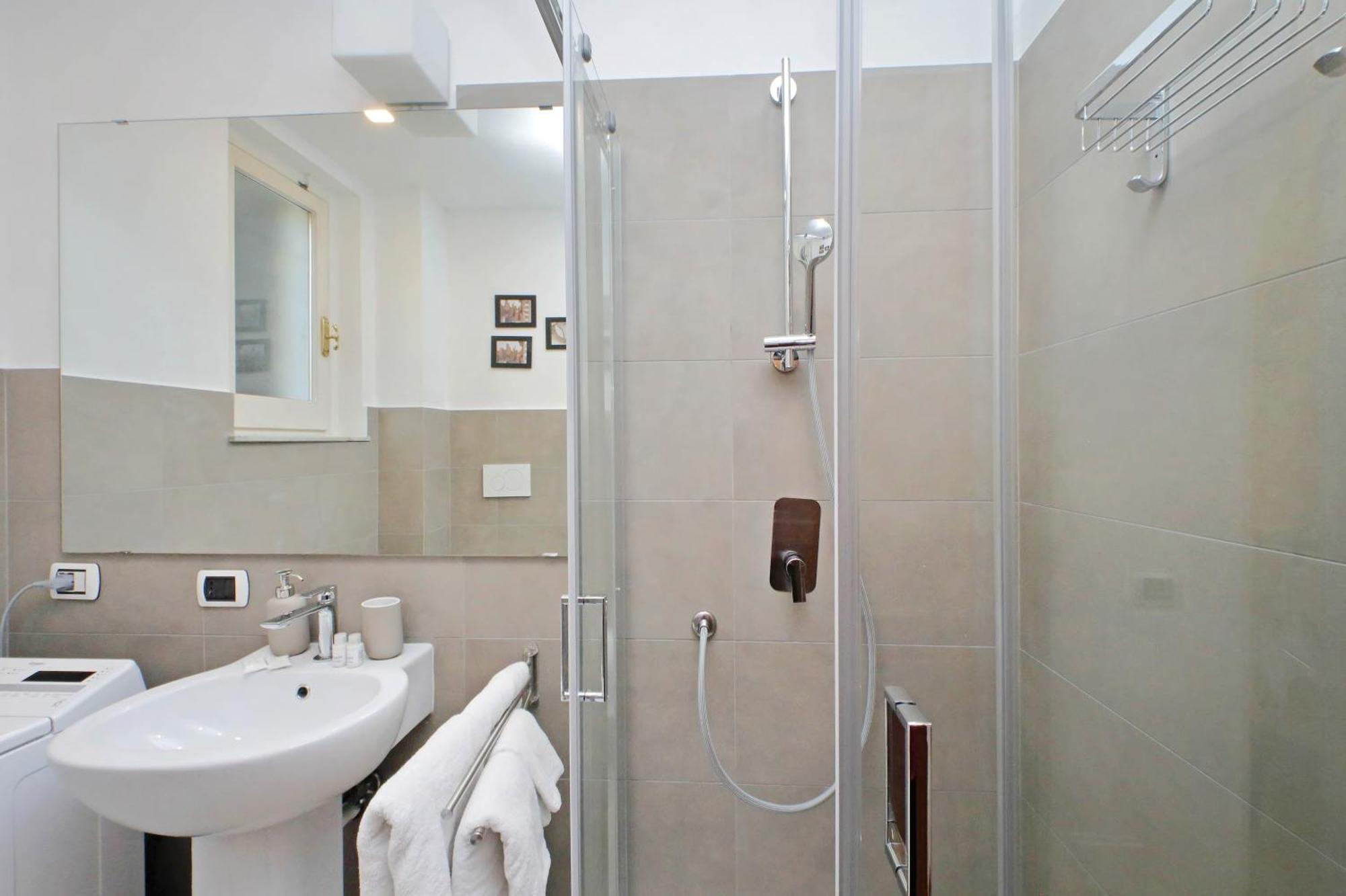 Ych-Comfortable 2 Bedrooms Flat Near Colosseum Roma Exterior foto